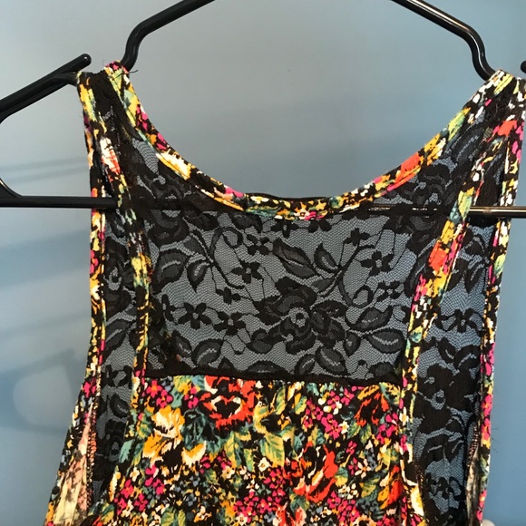 Floral/ lace dress - Picture 3 of 3
